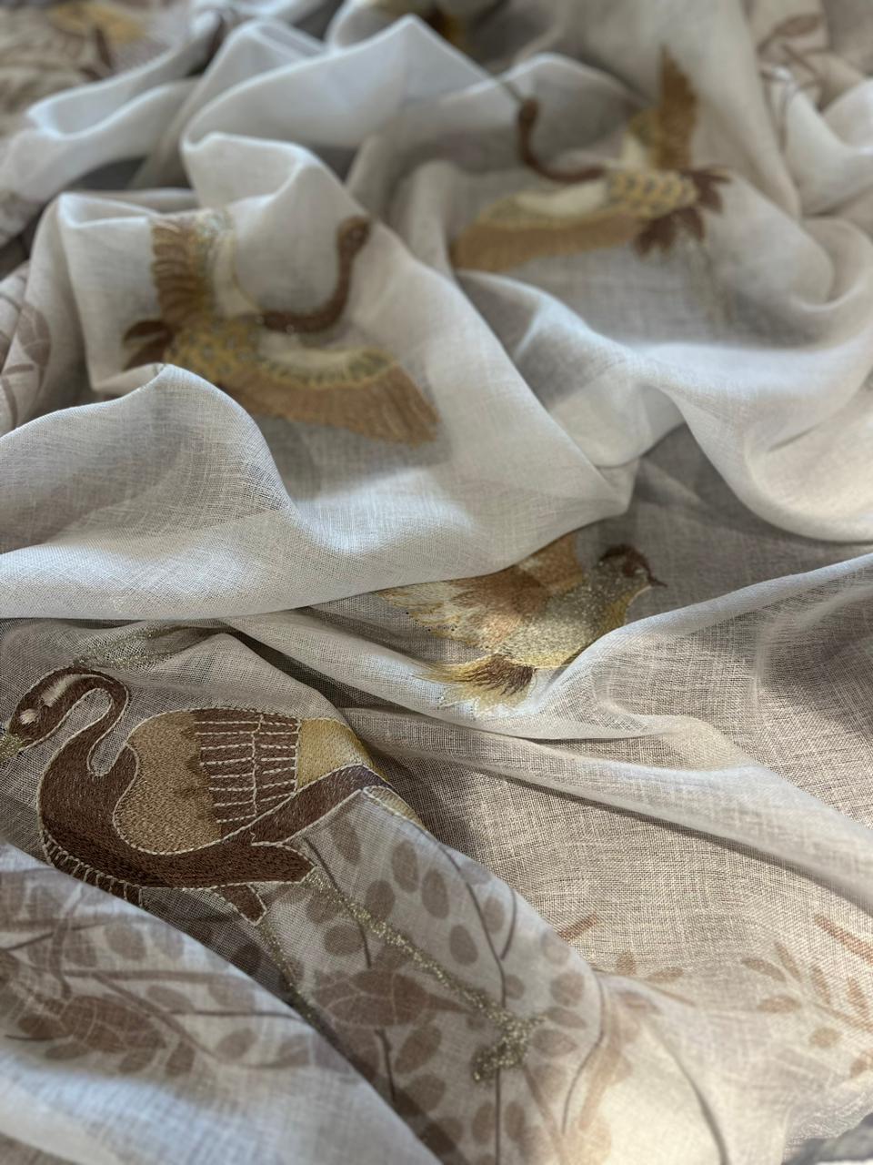 Aaru Birds Table Cloth